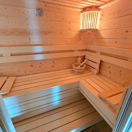 סינט אנלנד De Corner Van Zeeland Met Jacuzzi מראה חיצוני תמונה
